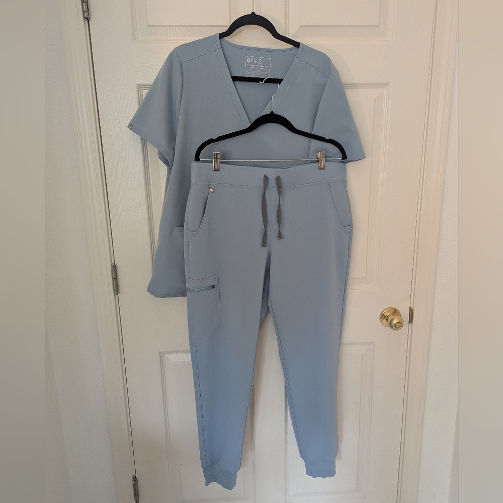 Figs Dusty Blue Jogger Scrub Set